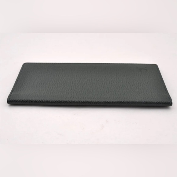 AUTHENTIC LOUIS VUITTON Taiga Porte 14 Cartes M30404 Dark Green 2333I - Picture 6 of 14